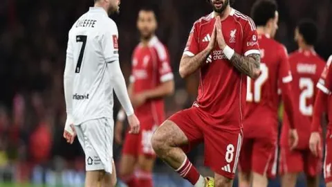 火箭终结勇士十五连败传奇：防守盛筵与申京交响曲